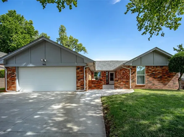 901 Wendy Ln, Edmond, OK 73013