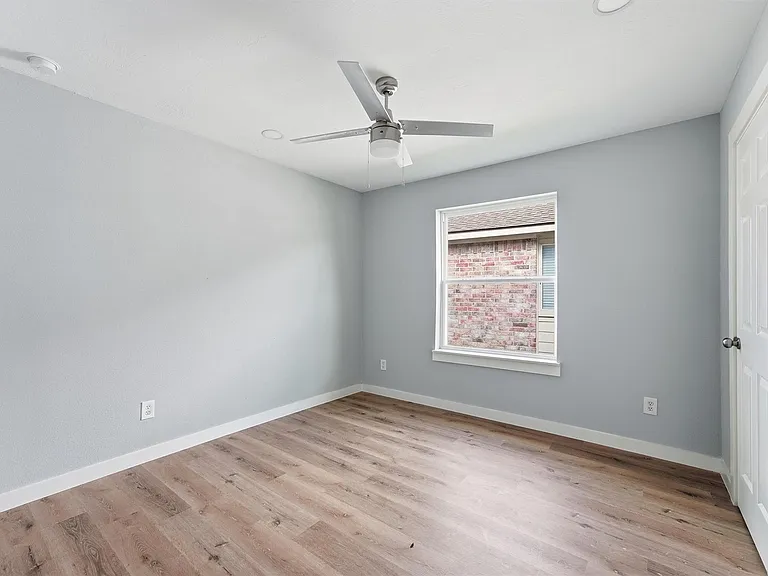 25414 Barmby Dr — Photo 19