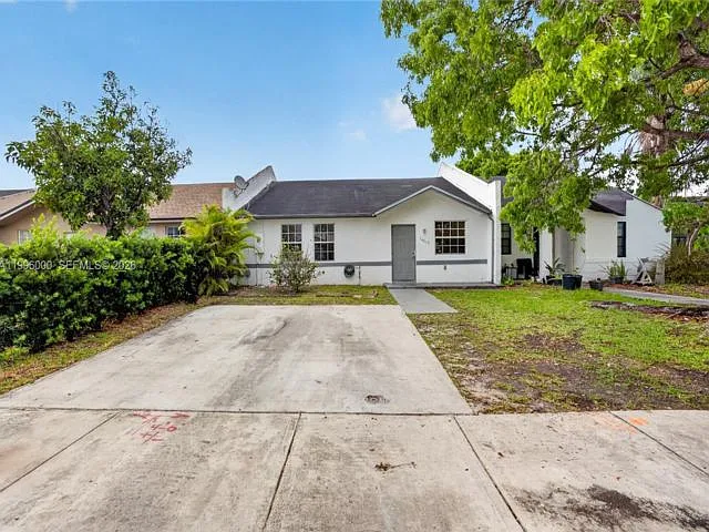 14613 SW 117th Ave — Photo 2