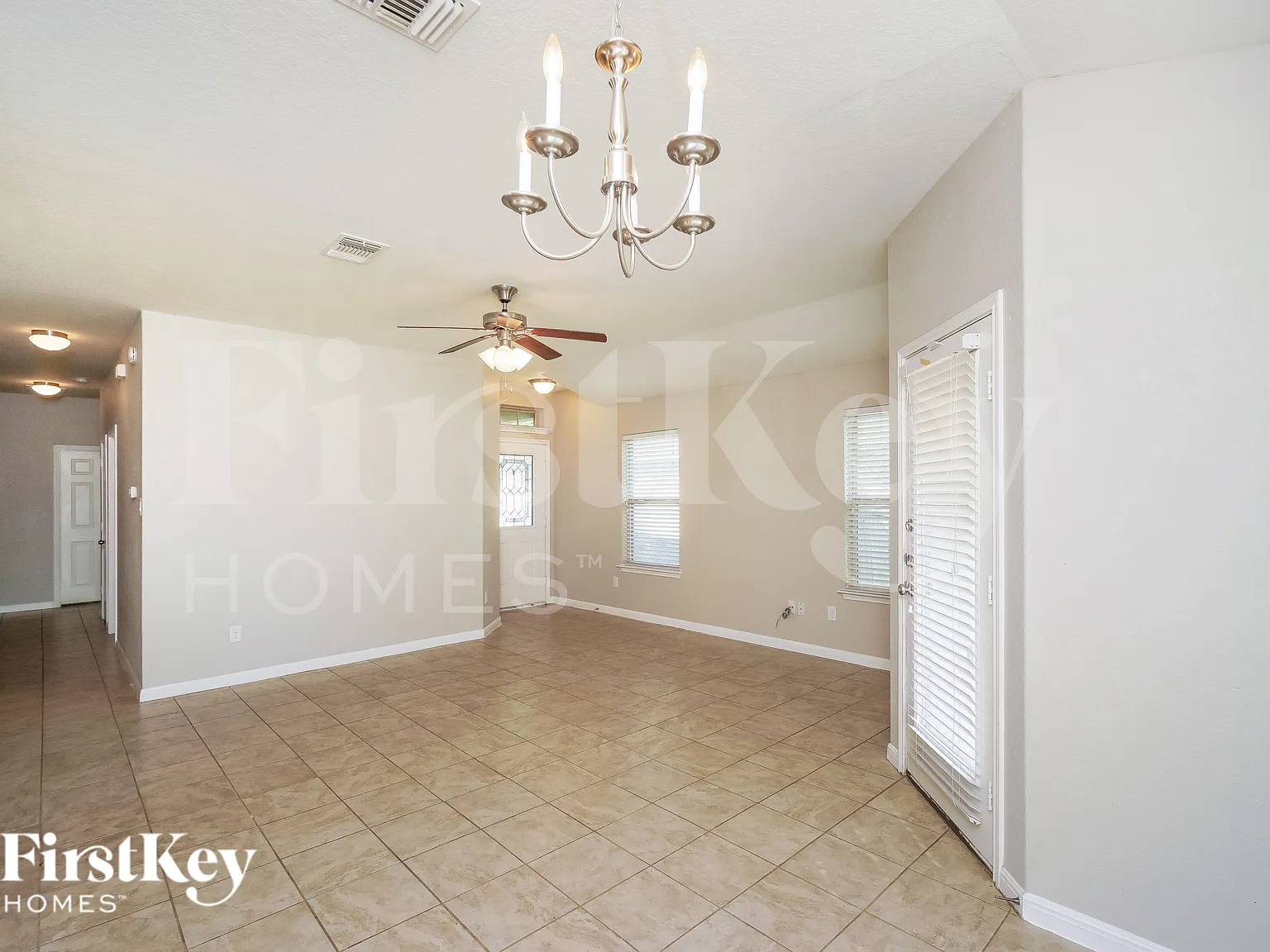 3 bed, 2.0 bath, 1163 sqft, $1,605 — Photo 4