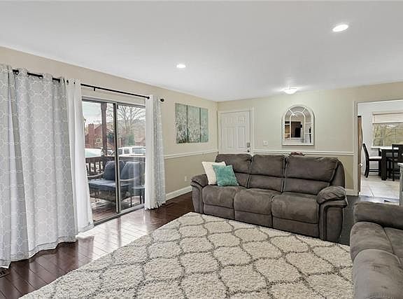 5th image of 101 Orchard Hill Ln