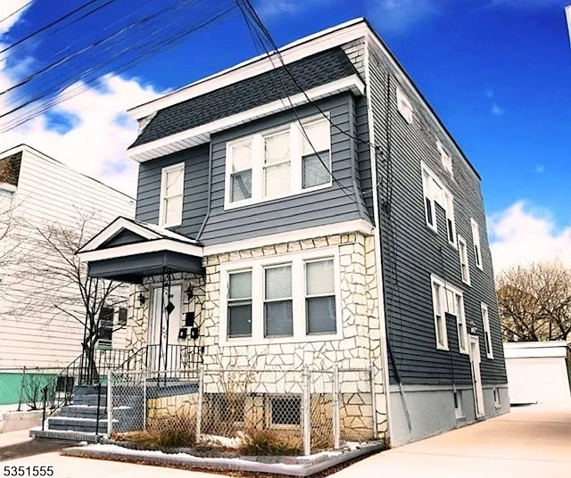 490 S 20th St — Photo 1