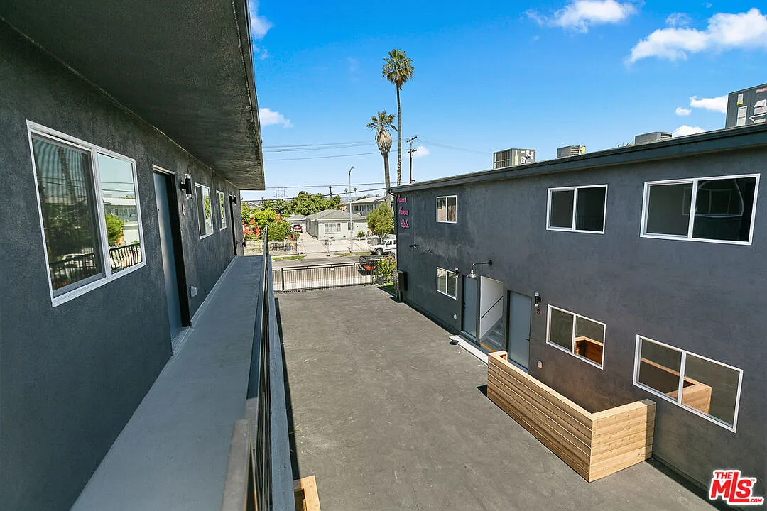 2 bed, 1.0 bath, 800 sqft, $2,295 — Photo 4