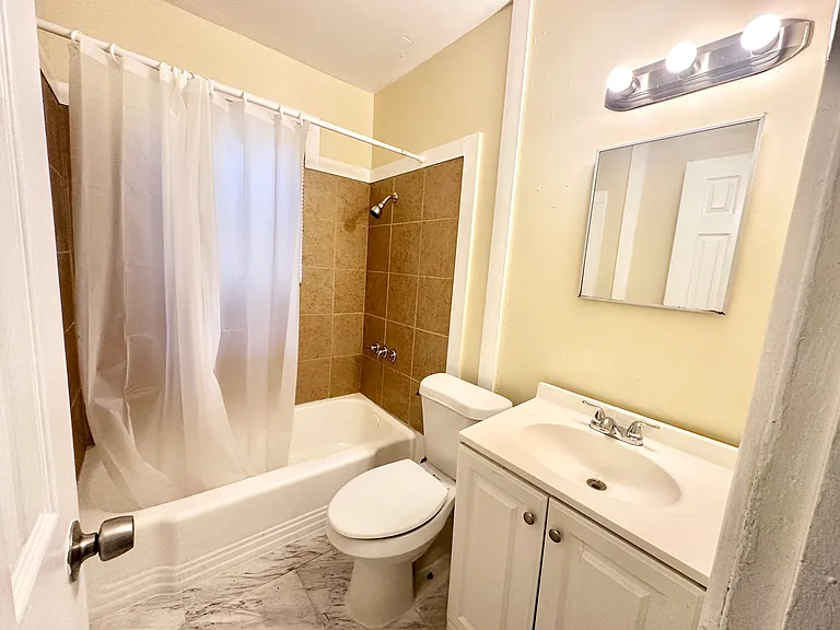 104 E Fowler Ave — Photo 43