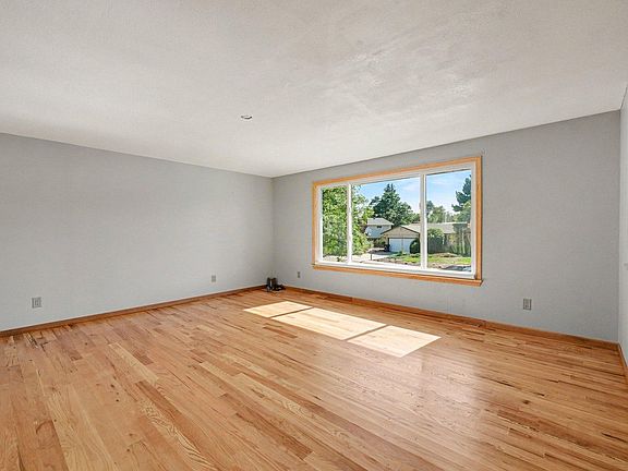 5th image of 2038 26th Ave