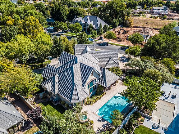 2nd image of 2805 Cottonwood Cir