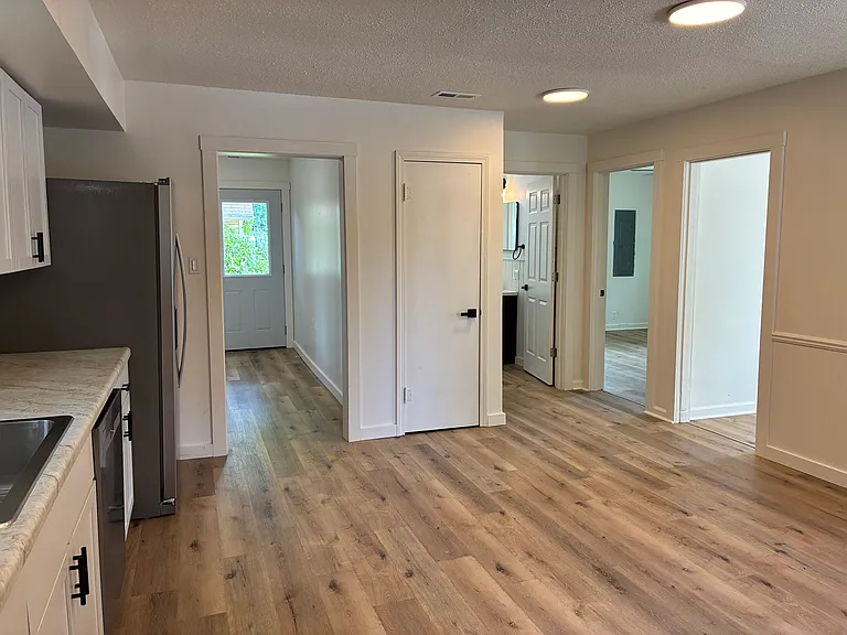 1616 Wabash Ave — Photo 4