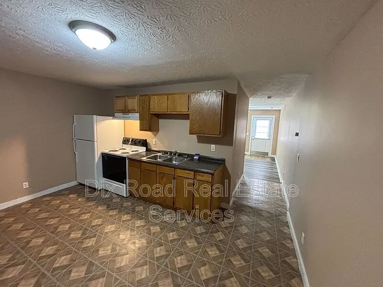 829 Maple Ave #2 — Photo 7