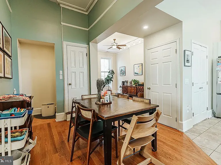 318 Bainbridge St #A — Photo 5
