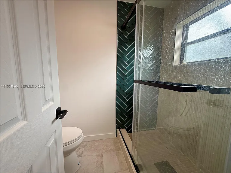 2550 N Nob Hill Rd — Photo 12