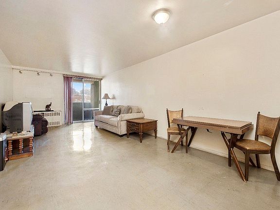 5th image of 100 W 94th St APT 8F
