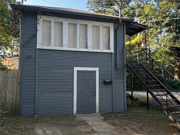 425 Boulevard St — Photo 1