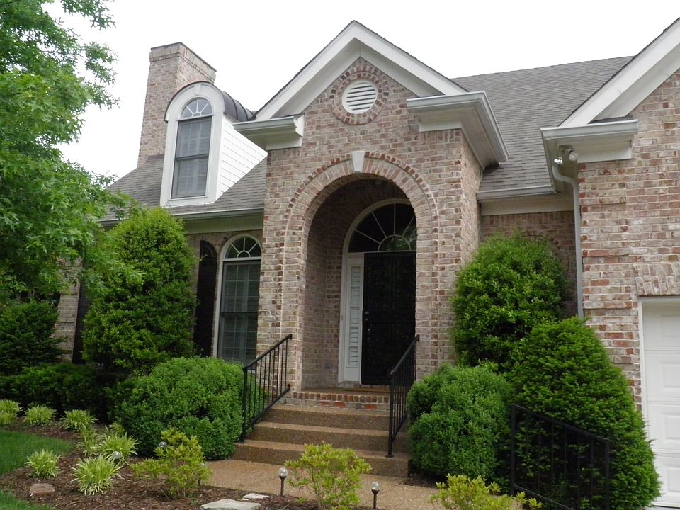 1st image of 206 Polk Place Dr