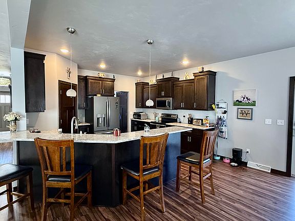 4th image of 1410 S Prospect St