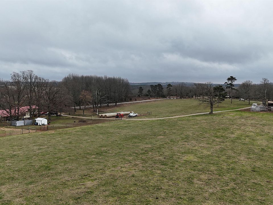 1st image of 451 Red River Rd