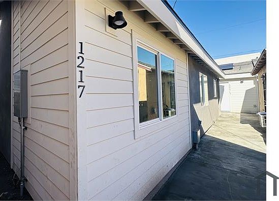 1st image of 1213 E 119th St #1217