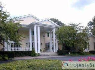 205 Woodberry Dr, Bloomfield Hills, MI