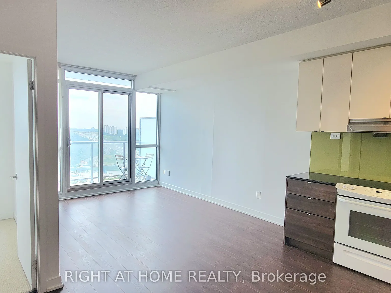 2 bed, $2,500 — Photo 2