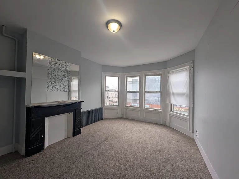 866 Main St #2 — Photo 3