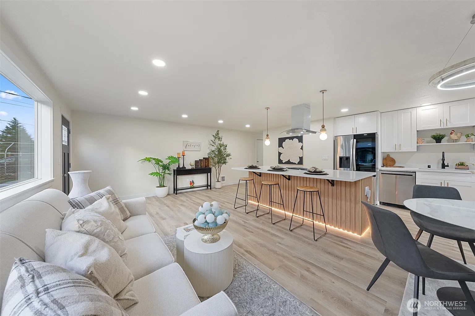 8821 S D Street photo 1