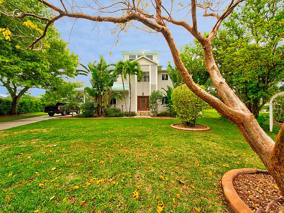 2nd image of 2265 Royal Oaks Dr