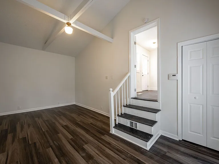 165 Hunt Ave — Photo 16