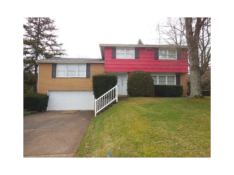 1004 Harvard Rd photo 1