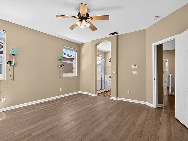 5230 Bay St — Photo 33