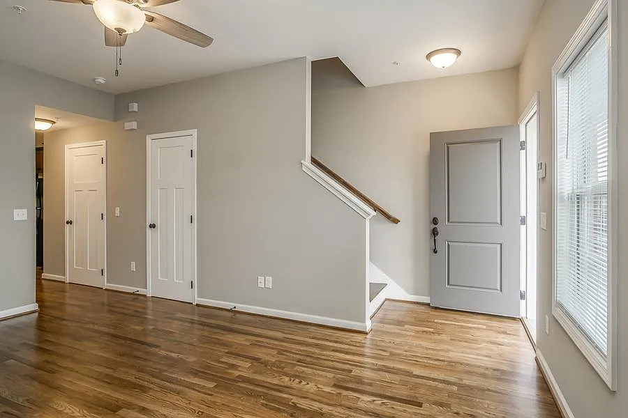 2 bed, 2.5 bath, 1152 sqft, $1,400 — Photo 3