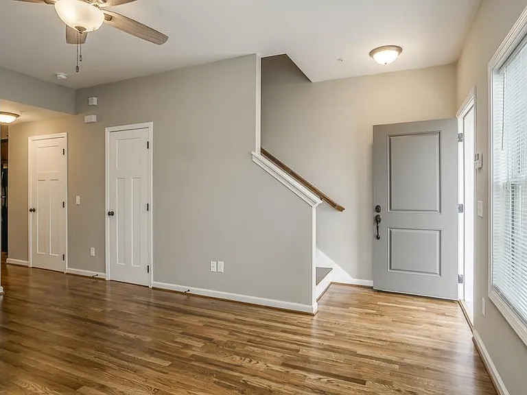 131 Edgington Dr #131 — Photo 3