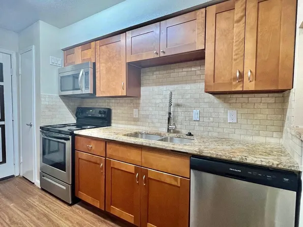 4500 Sherwood Ln APT 17, Houston, TX 77092