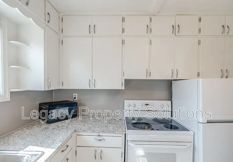 505 S 10th St #1/2 — Photo 3
