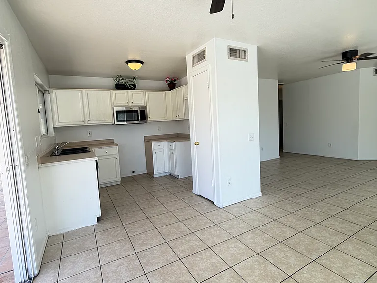 W Ocotillo Rd — Photo 15