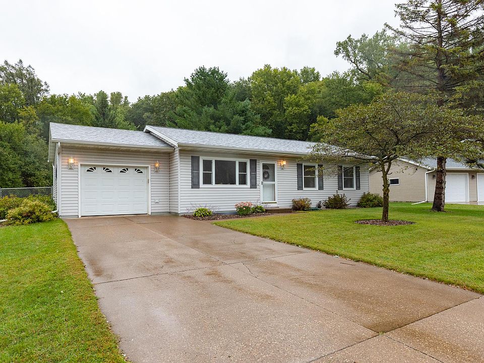 1st image of 605 Evergreen Dr