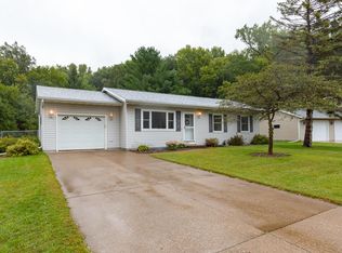 605 Evergreen Dr, Holmen, WI 54636