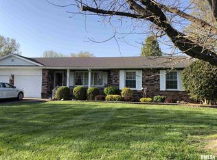 1002 E Clark St, Marion, IL 62959