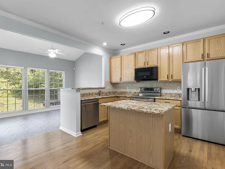 6381 Stockbridge Overlook Ct — Photo 12