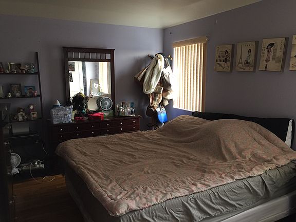 3rd image of 28 Bergen Beach Pl