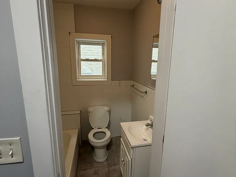 29 Bartholdi Ave #1A — Photo 5