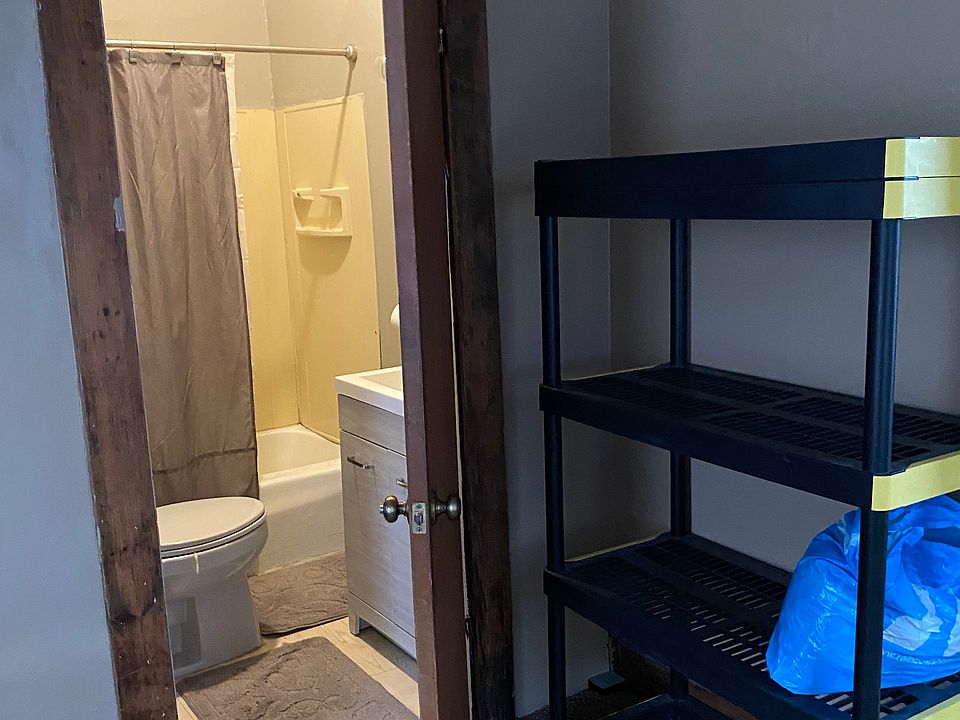 2nd image of 2861 N Capitol Ave #2
