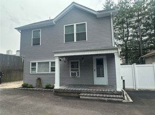 8 Valentine Ave, Glen Cove, NY 11542