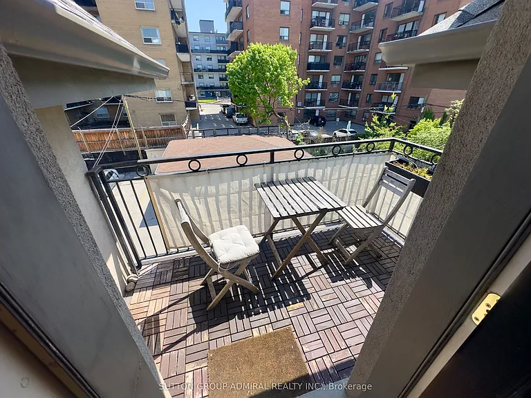 136 Springhurst Ave #8 — Photo 5
