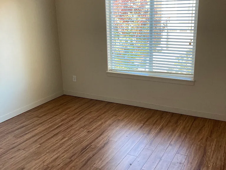 4219 NE 34th Way — Photo 14
