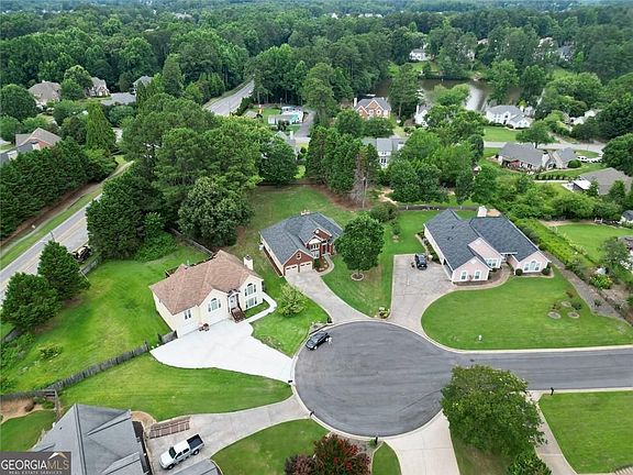 4th image of 245 Walford Ct