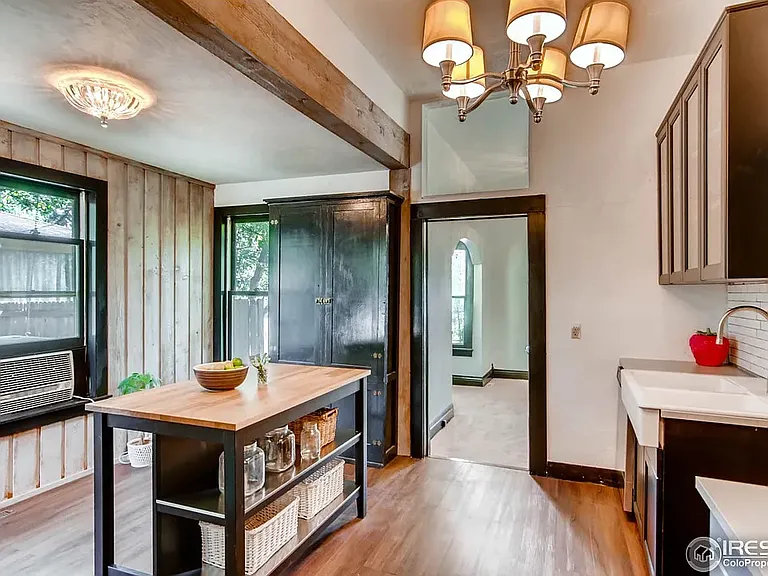 209 W Simpson St — Photo 17
