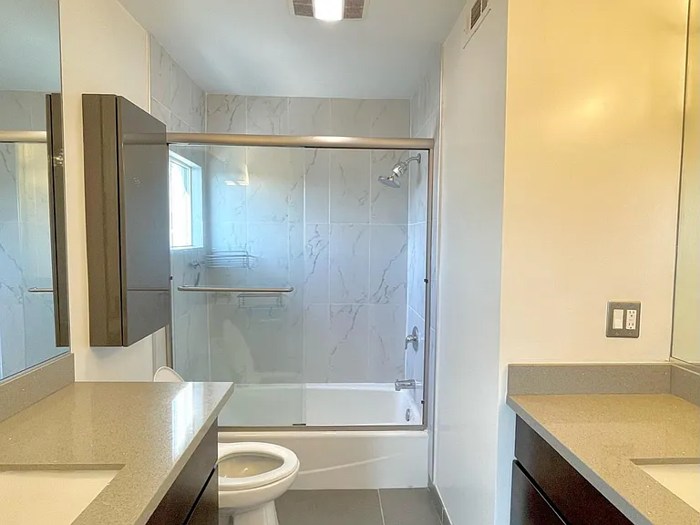 10844 Blix St #101 — Photo 23