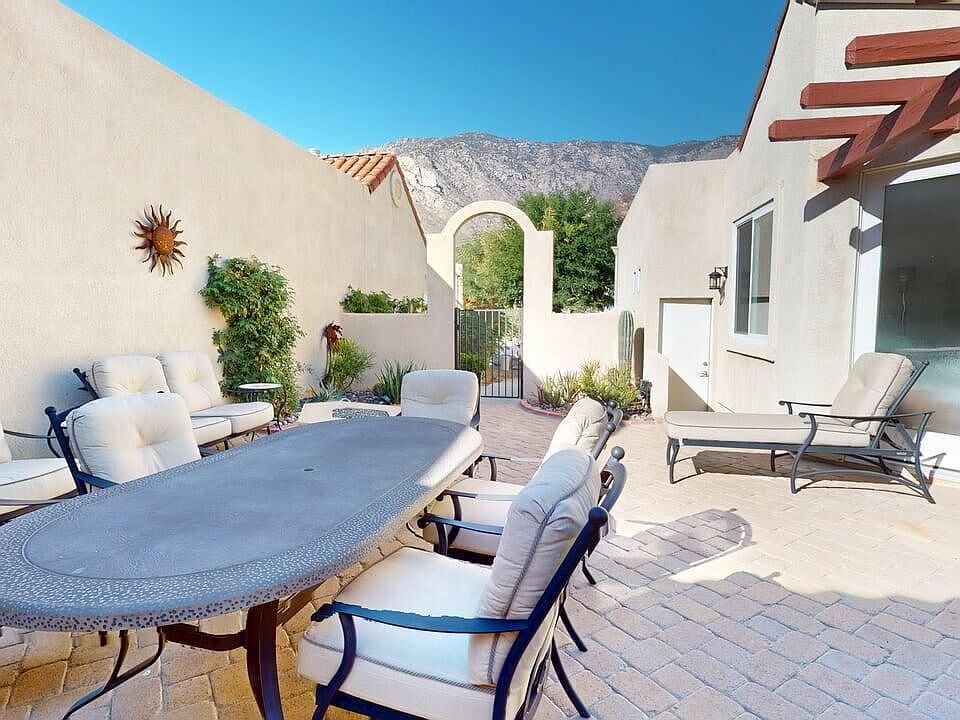 1st image of 2866 La Cadena Ct