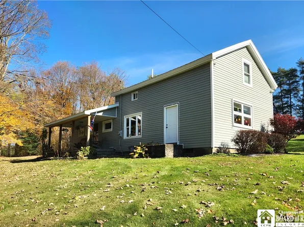 77 Jamestown St, Sinclairville, NY 14782