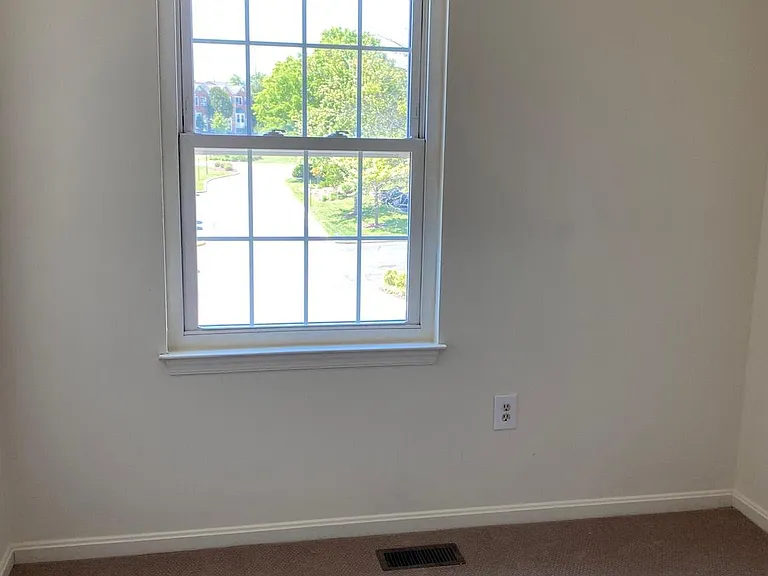 12339 Sandy Point Ct — Photo 11