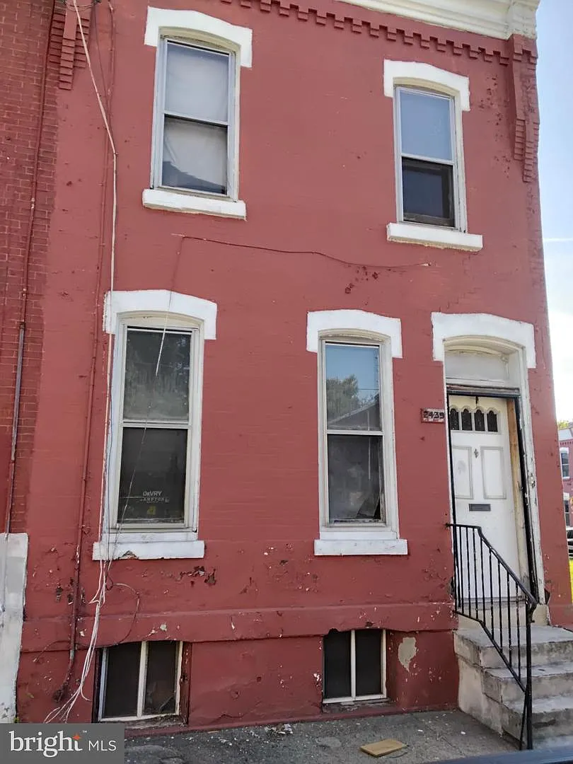 2439 N 15th St photo 1